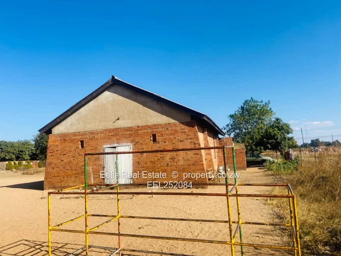 Entumbane property for sale 