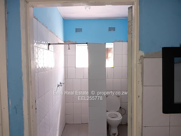 6 bedrooms house in KMP, Senga for sale
