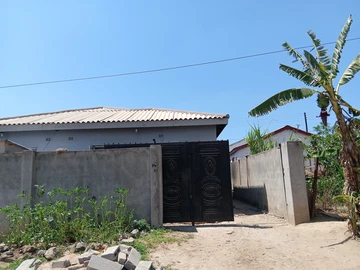 6 Bedroom House
